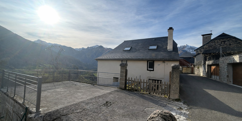 maison à EAUX BONNES (64440)